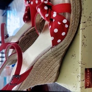 Used Women Wedges.